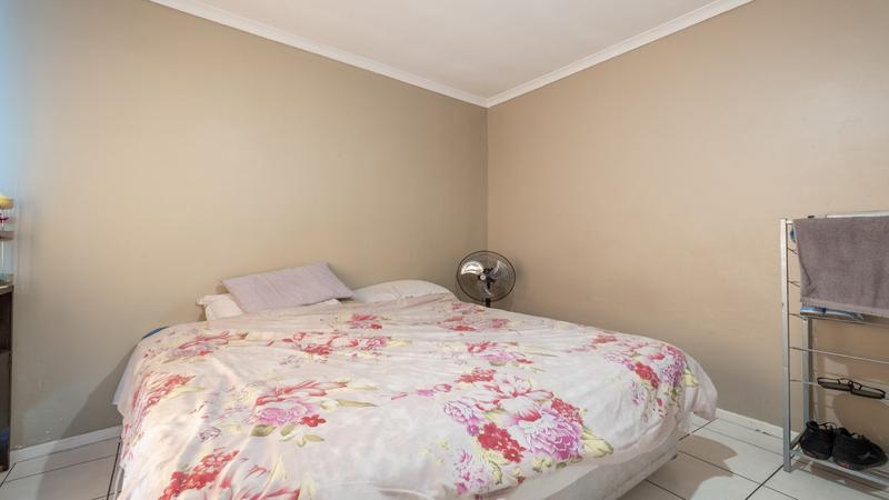 6 Bedroom Property for Sale in Kensington Western Cape